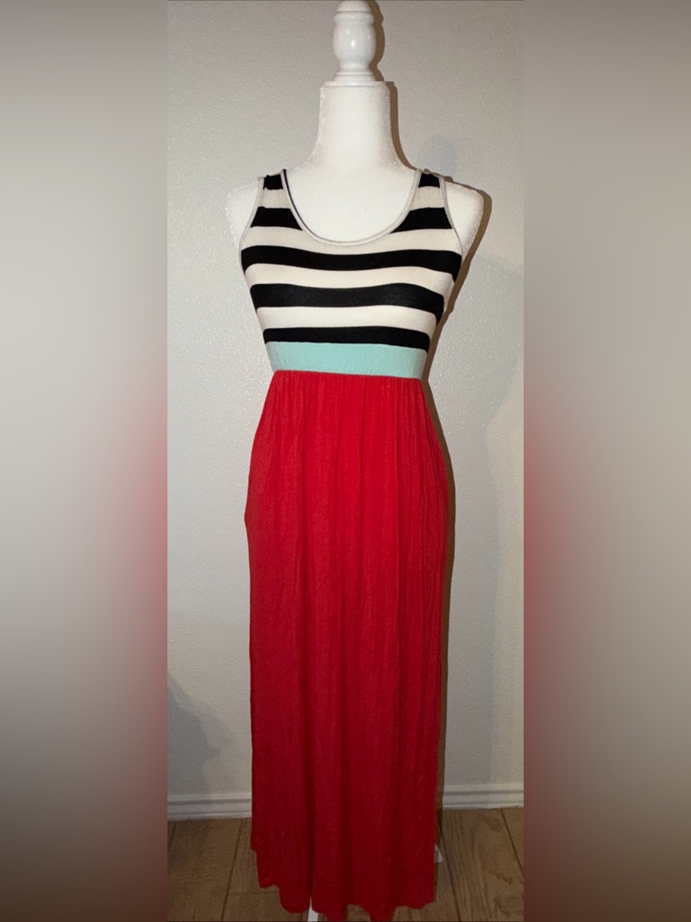 ELOGES long multicolored Striped Maxi Dress Size SA w/ pockets Summer sundress